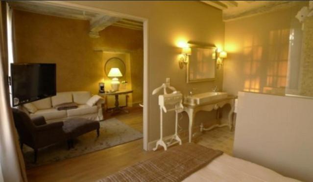 Les Demeures De Marie Bed & Breakfast Pacé Room photo